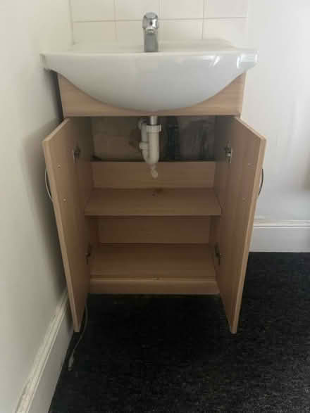 Photo of free Sink and unit (Bromley North BR1) #3