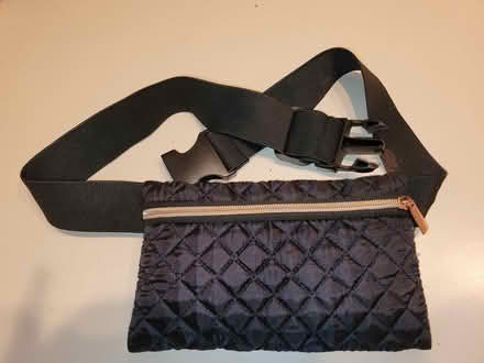 Photo of free Fanny Pack - new (Erin Mills) #1