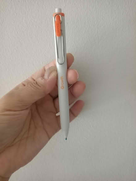 Photo of free New unused gel pens 0.5mm (Tiong bahru) #2