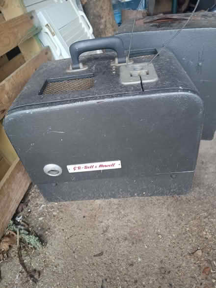 Photo of free bell & howell cine projector & speaker box (Rowlands Castle PO9) #1