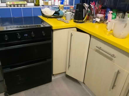 Photo of free Kitchen Unit Doors With Handles (Bircotes DN11) #1
