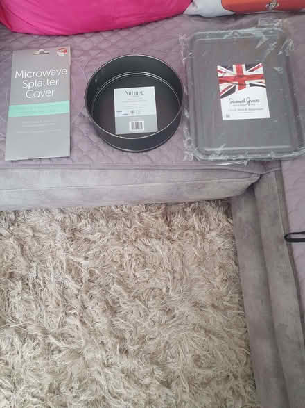 Photo of free Cake tin, microwave splatter cover and baking trays (Elstow MK42) #1