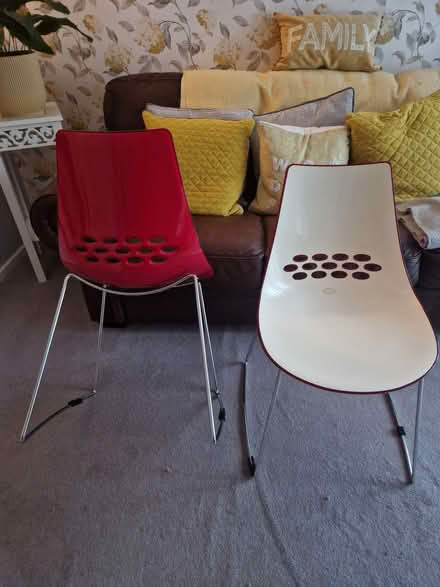 Photo of free 4 dining chairs (Windsor SL4) #1