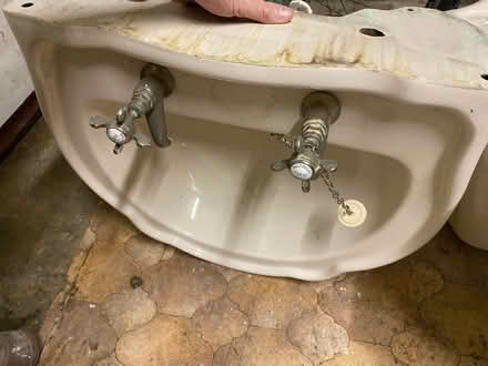 Photo of free Bathroom Suite (Street) #4