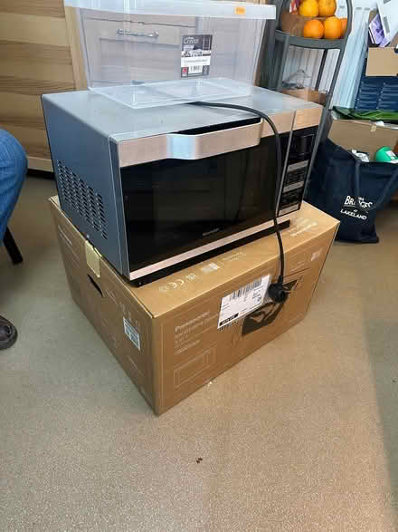Photo of free Combination microwave oven (Upper Norwood SE19) #1