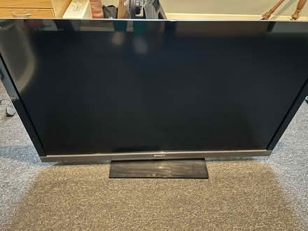 Photo of free 46” Sony TV with speaker, soundbar and remote (Norbiton KT2) #1