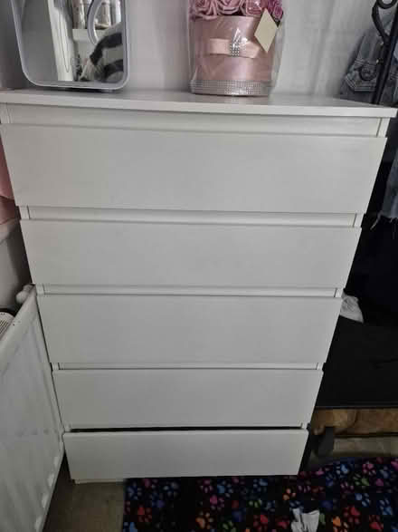 Photo of free White 5 draw chest of draws (RG2 Shinfield) #1