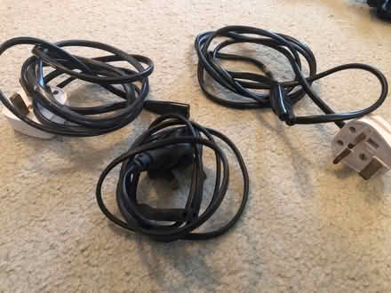 Photo of free Radio flat 2 pin connector C7 leads (Bramhall SK7) #1