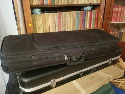 Photo of free 4/4 Full size violin case (Ashland and River Street) #1
