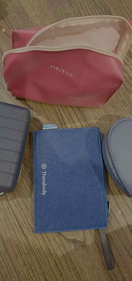 Photo of free Travel pouches (Mount Pleasant, DC) #1