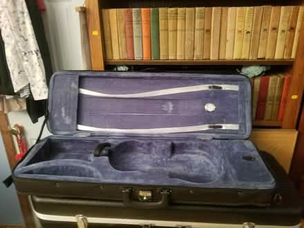 Photo of free 4/4 Full size violin case (Ashland and River Street) #2