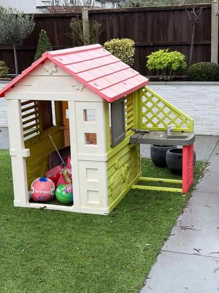 Photo of free Kids house (Edgware HA88LL) #1