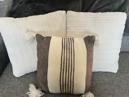 Photo of free Throw pillows (Lombard) #1