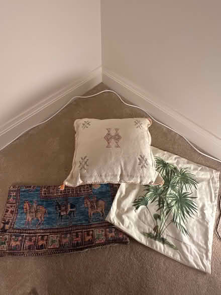 Photo of free 3 cushion covers (1 cushion) (Chiswick, W4) #1