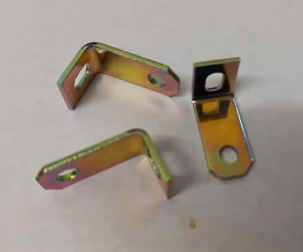 Photo of free Small metal brackets, 100s off (Central Letchworth) #4
