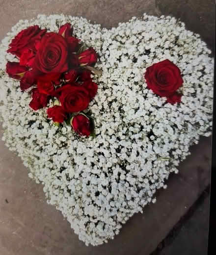 Photo of Memorial Heart Wreath (NE ABQ) #2