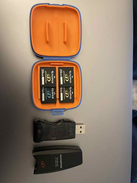 Photo of free Fujifilm xD cards & reader (Sandal WF2) #1