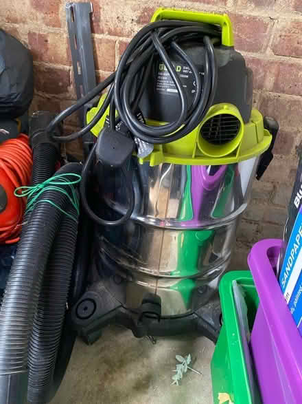Photo of free Guild outdoor hoover/blower (Southborough TN4) #3