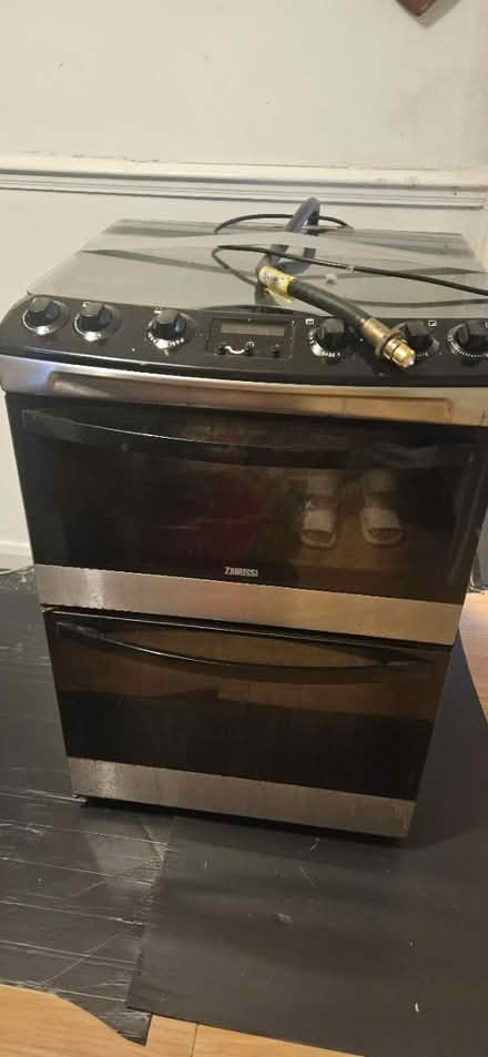 Photo of free Free standing Gas cooker (Hampton TW12) #1