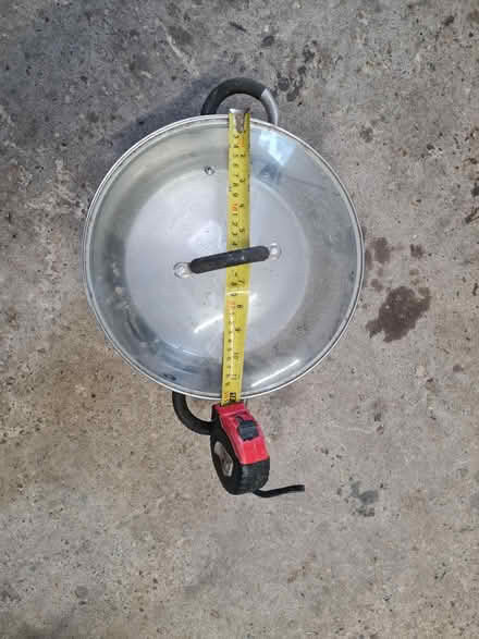 Photo of free large cooking pot (Back edge S6) #1