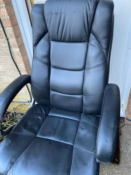 Photo of free Office chair recliner up and down (old harlow CM17) #2