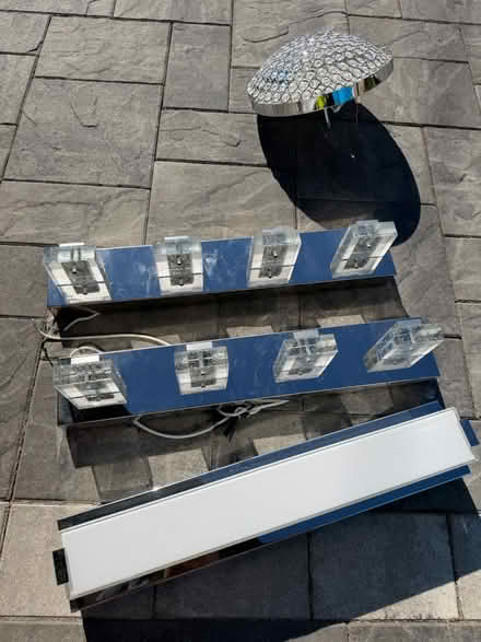 Photo of free Vanity light/ bedroom light (San Jose) #3