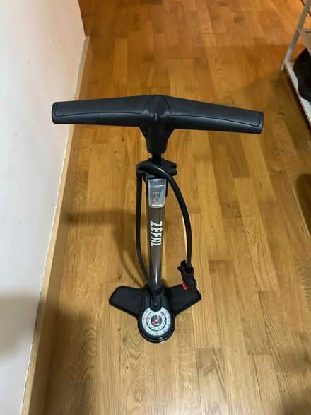 Photo of free Women’s Carrera hybrid bike (SG7) #2