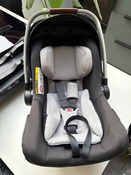 Photo of free Nuna Pipa Next Car Seat and Base (E11) #3