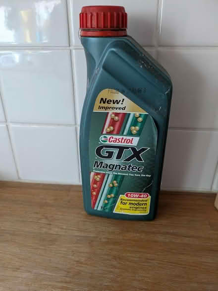 Photo of free Castrol 10W-40 engine oil - 600ml (Twickenham TW2) #1