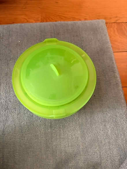 Photo of free Silicon steamer for pot (Kew) #1