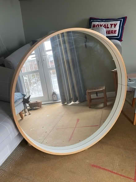 Photo of free Circular mirror (Poole, Baiter, BH15) #1
