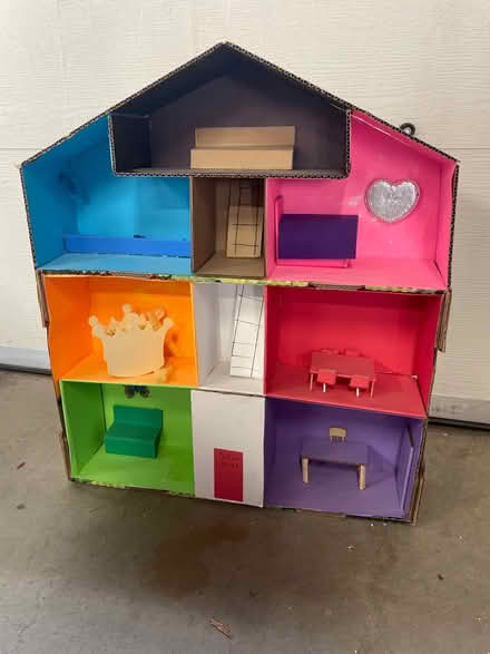 Photo of free Taylor Swift Eras dollhouse (Ponderosa park neighborhood) #1