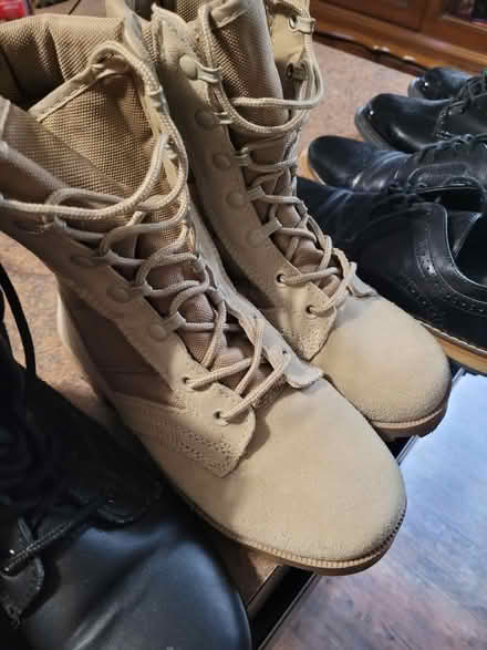 Photo of free Shoes (Channel view) #4