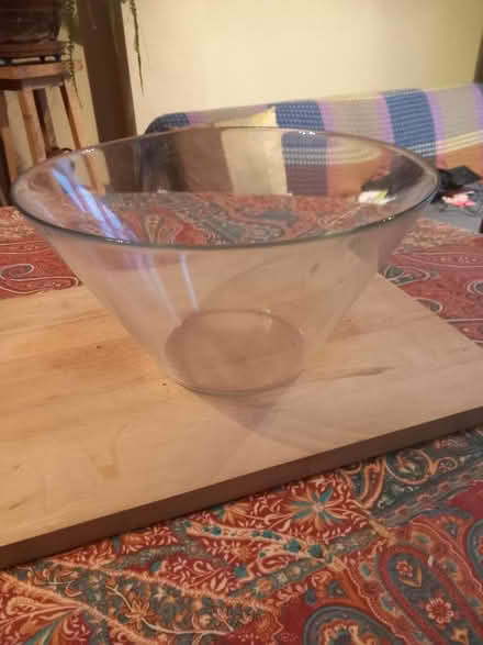 Photo of free Large glass bowl (Northcourt OX14) #1
