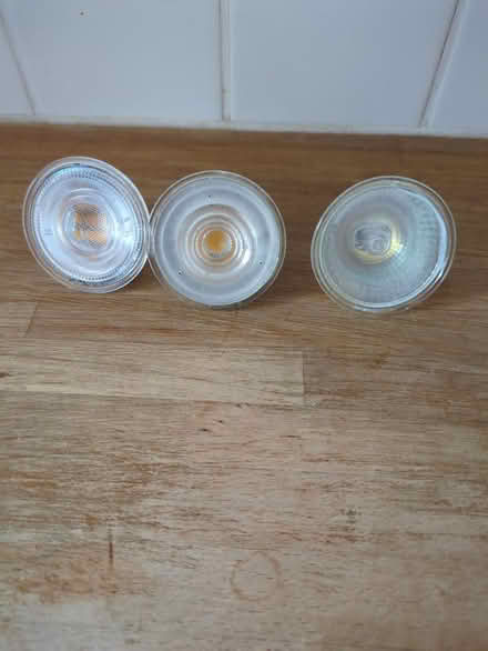 Photo of free GU5.3 bulbs: 1 x Halogen 2 x LED (Twickenham TW2) #2