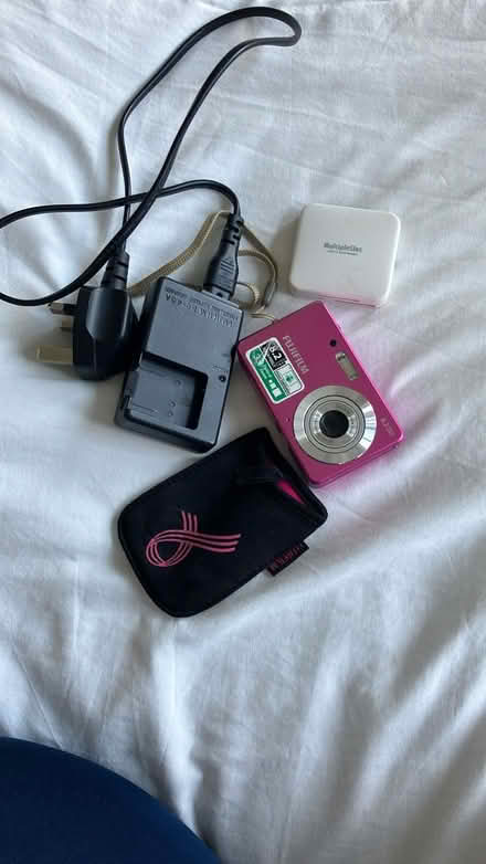 Photo of free Digital camera (B90 Shirley) #1
