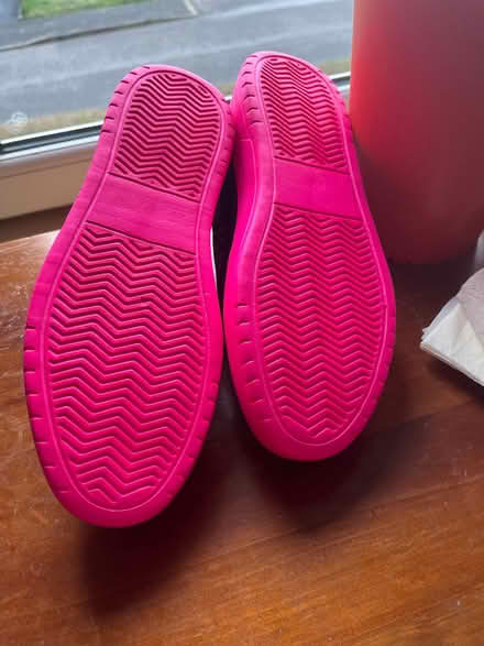 Photo of free Size 8 Pink/leopard print Trainers (Fallin FK7) #2