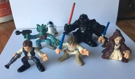 Photo of free Hasbro Star Wars Galactic Heroes figures [20886] #1