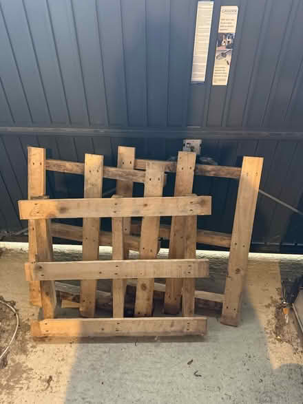 Photo of free Wooden pallets (Hp27) #2