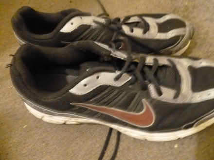 Photo of free Nike trainers size 8.5-9 black (Greenford UB6 8PF) #1