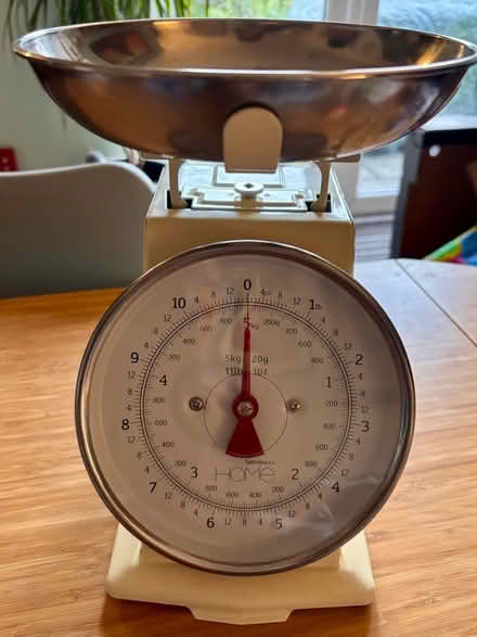 Photo of free Kitchen scales (SK7 Hazel Grove) #1