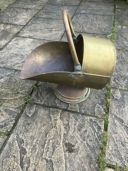 Photo of free Coal scuttle (HP27 Lacey Green) #1