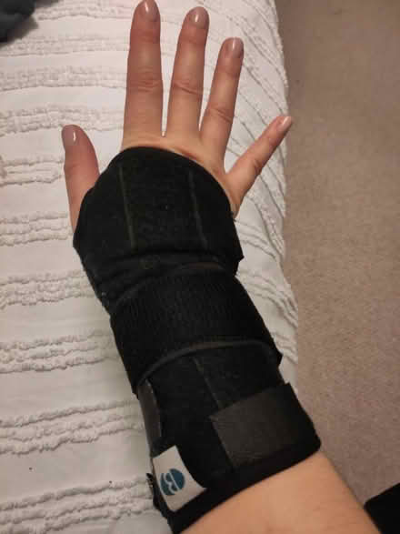 Photo of free Right wrist splint, adult (Bristol BS3) #1