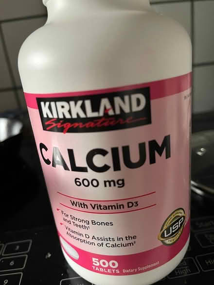 Photo of free newly opened bottle of Calcium 600 (Mountain View 94041) #1