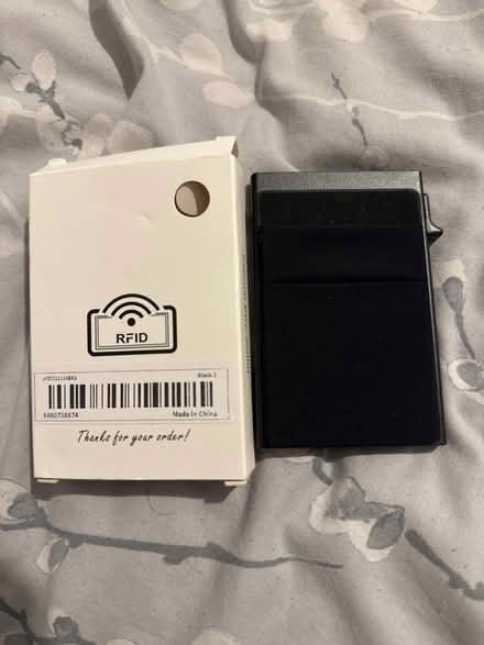 Photo of free RFID card holder (Clapton) #1