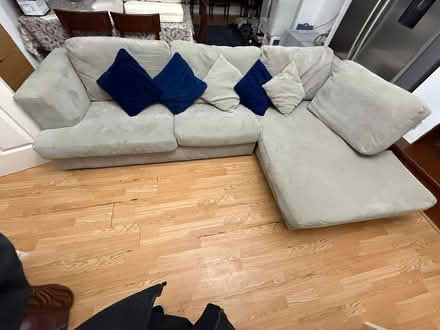 Photo of free L shape sofa with cushions (Cr0 2US Croydon) #3
