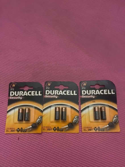 Photo of free N (1.5V) batteries x6 (Tottenham N15) #1