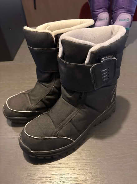 Photo of free Black snow boots size EU 37 (SW11) #1