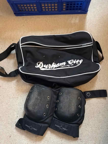 Photo of free Skate bag and knee pads (Tottenham N15) #1