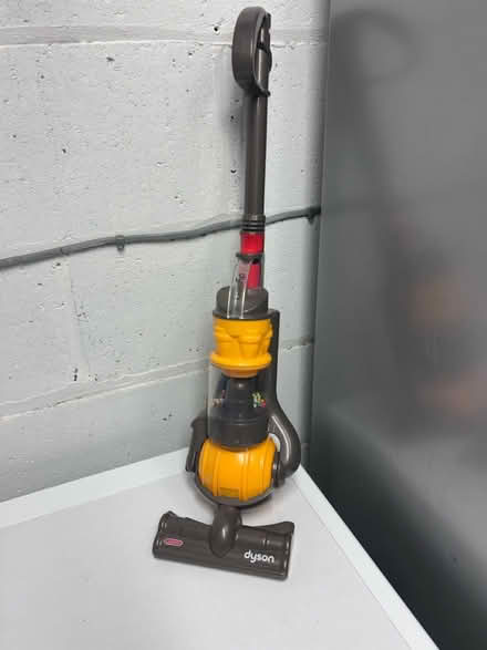 Photo of free Kids toy hoover (Ipswich IP2) #1